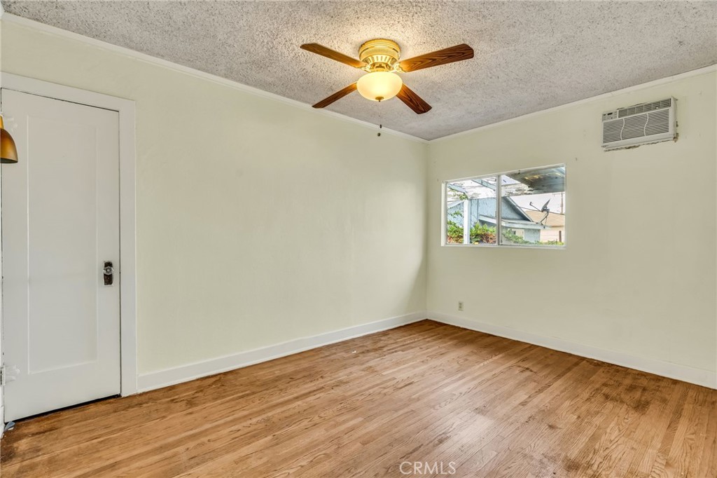 612 E Saxon Avenue