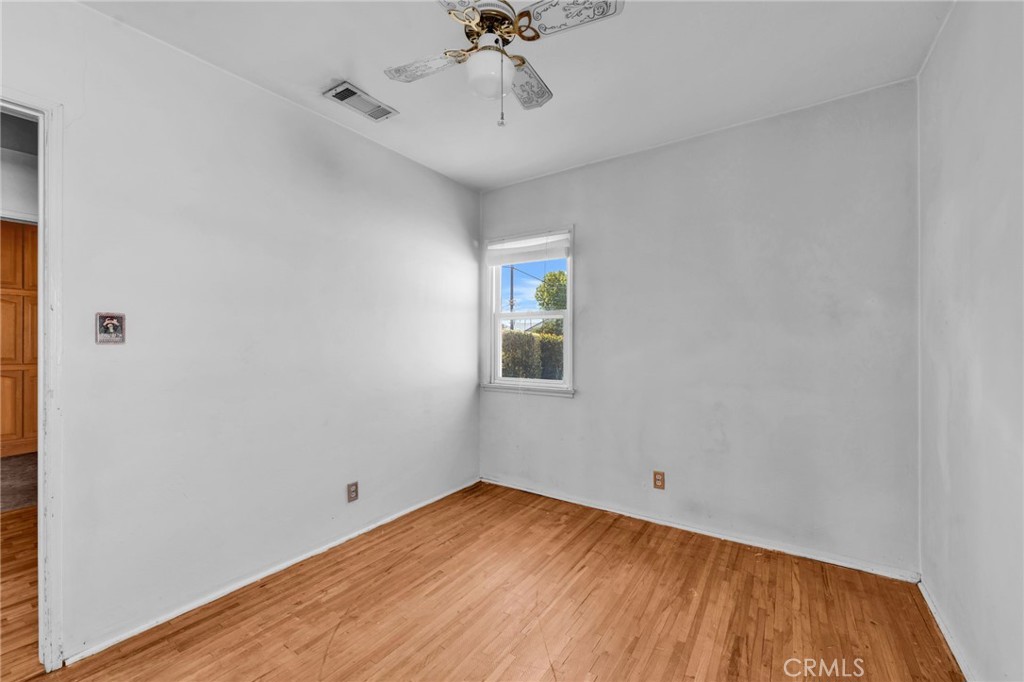 10654 Amapolas Street