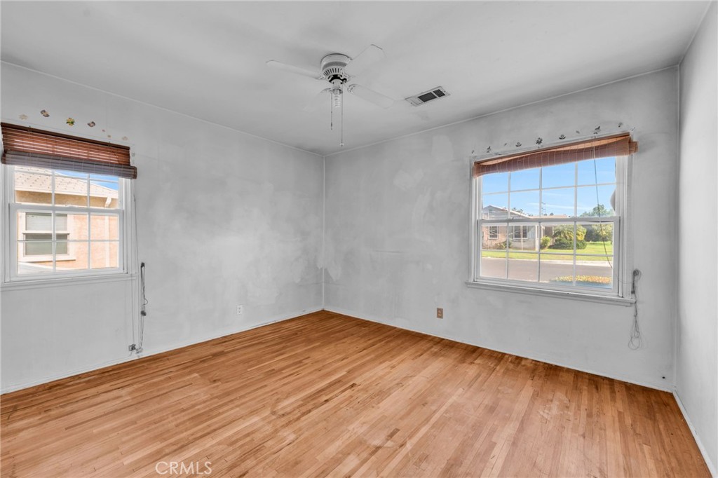 10654 Amapolas Street