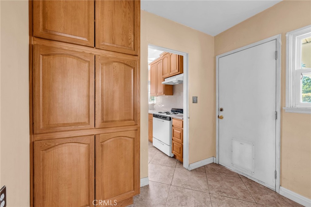 10654 Amapolas Street