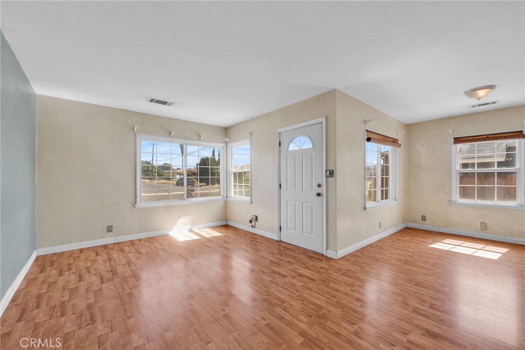 10654 Amapolas Street