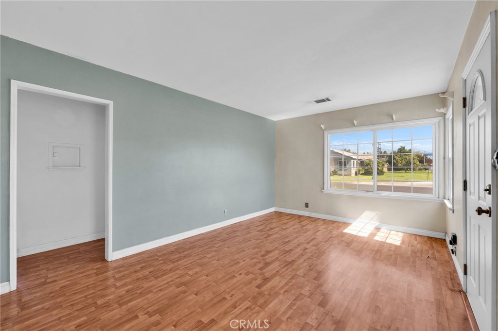 10654 Amapolas Street