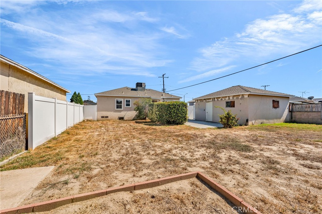 10654 Amapolas Street