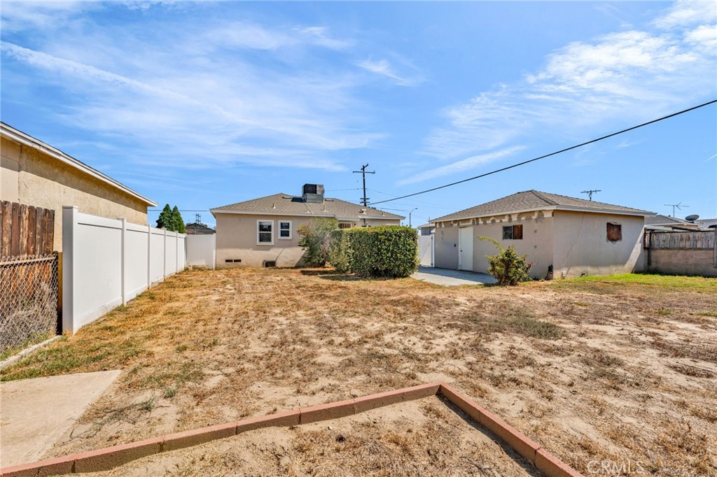 10654 Amapolas Street