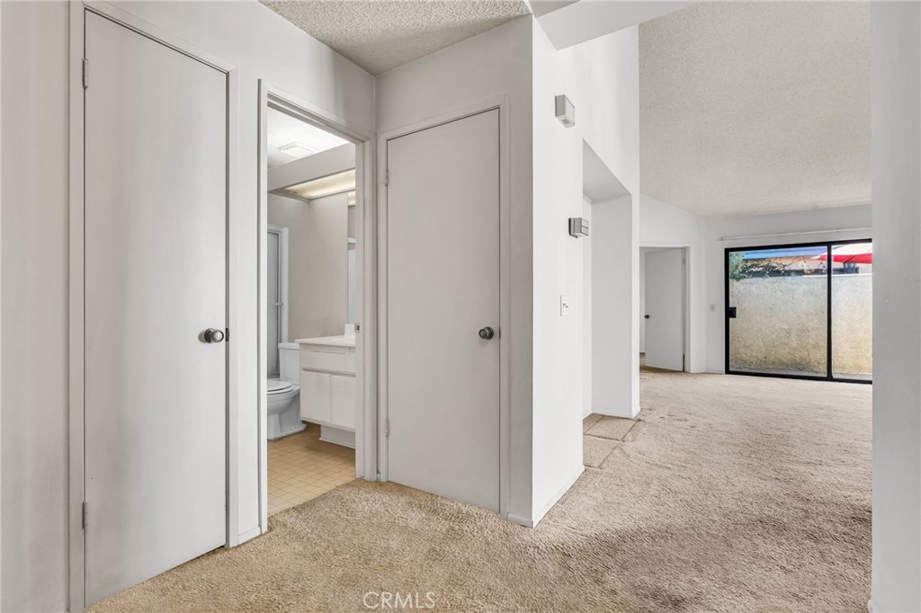 320 N Montebello