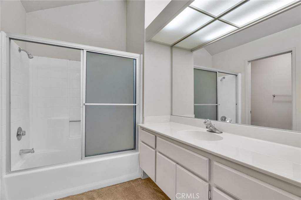 320 N Montebello