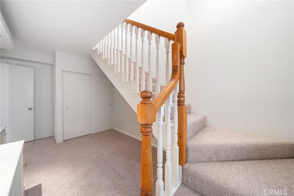 2215 E Quincy