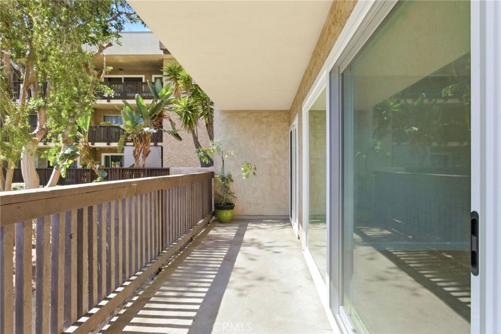 6416 Friars 112