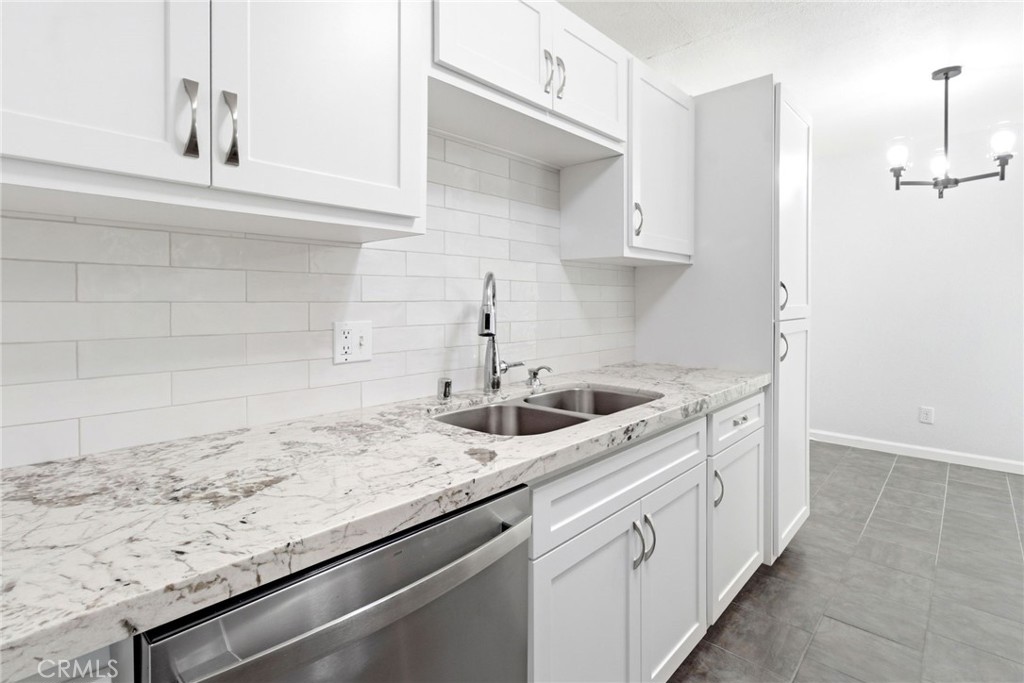 6416 Friars 112