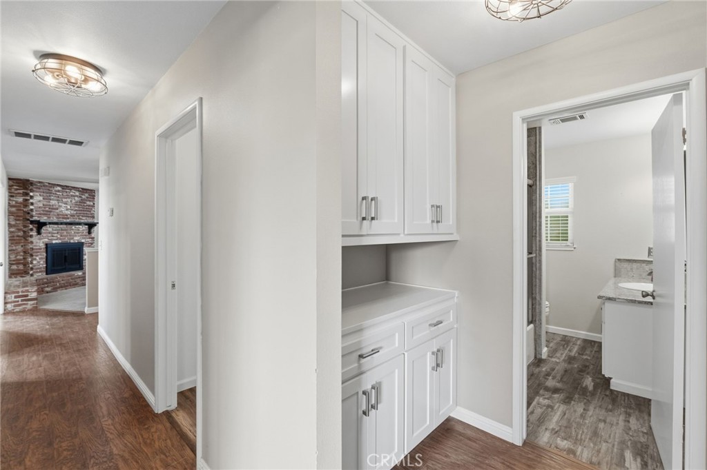 417 E Magnolia