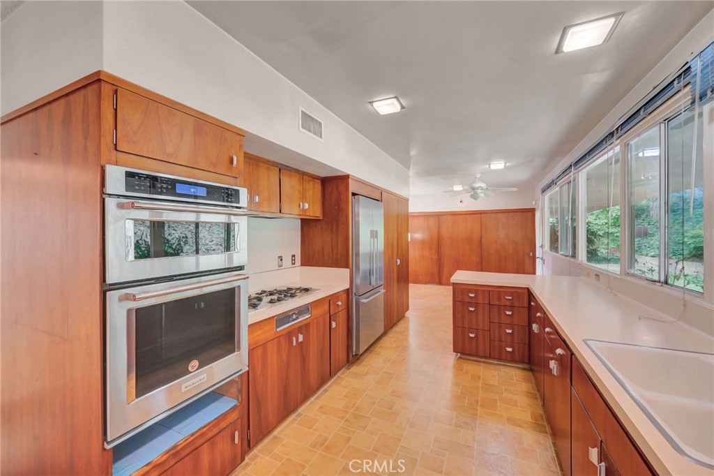 574 S Chaparro