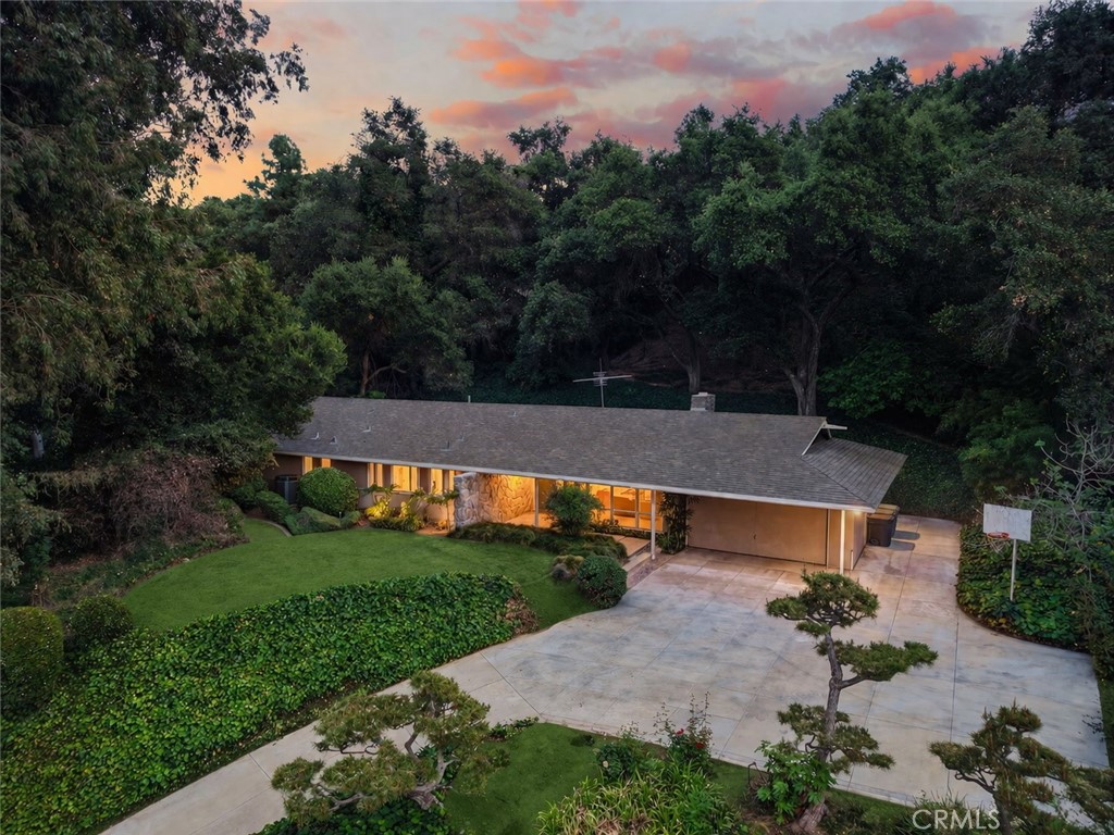574 S Chaparro