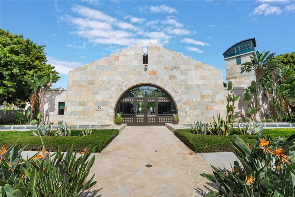 615 Rockefeller