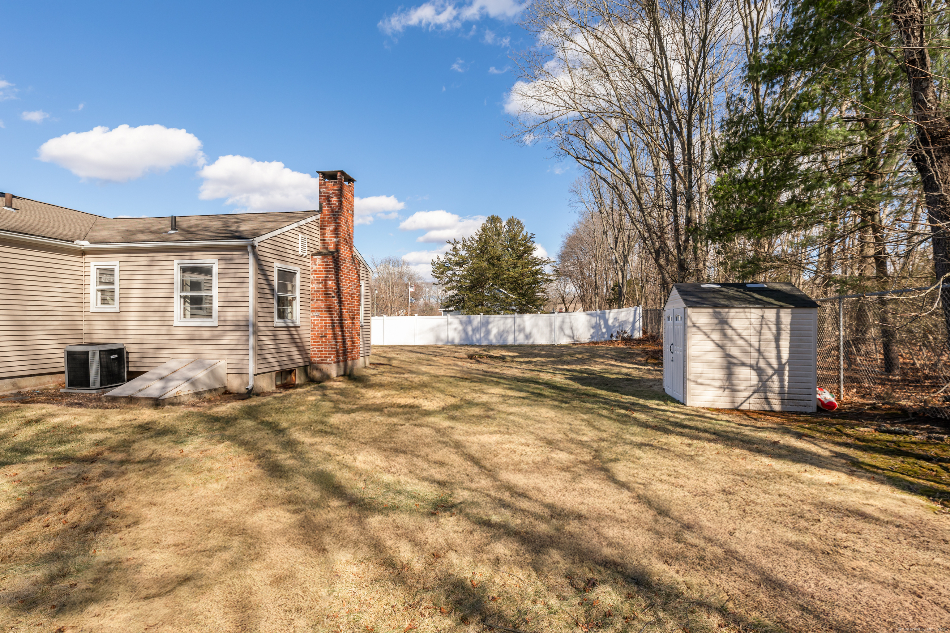 371 Pondview Drive