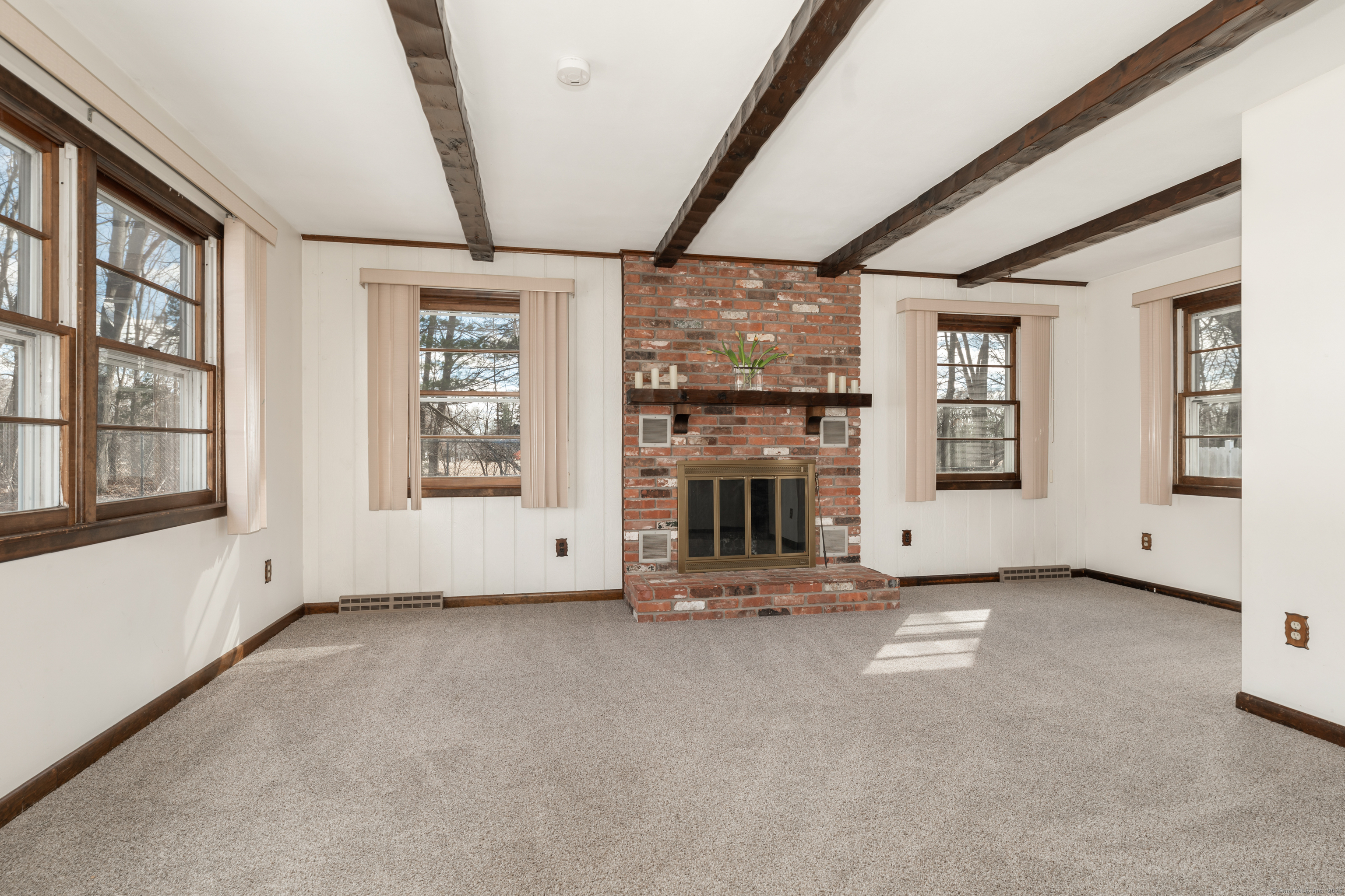 371 Pondview Drive