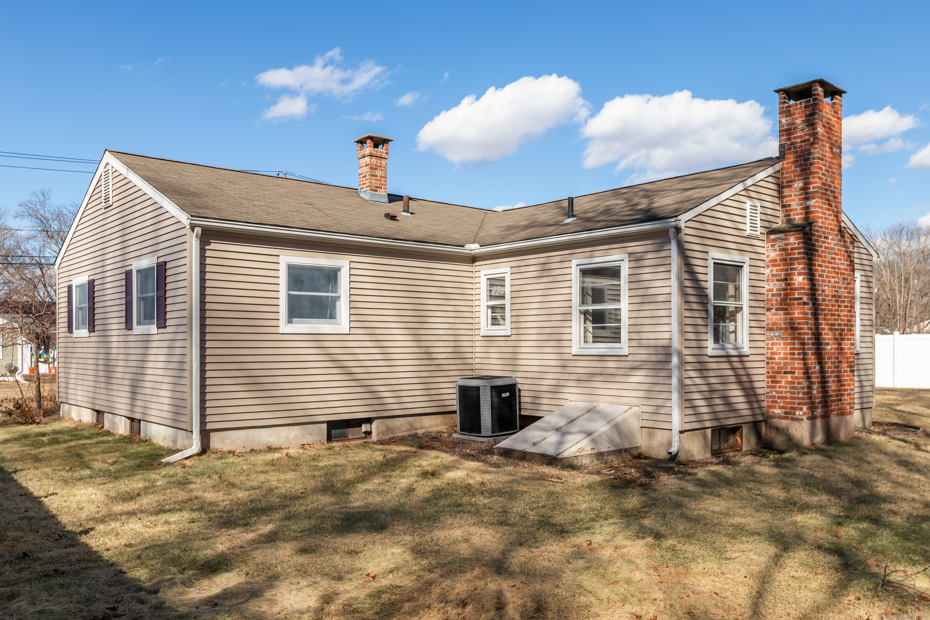 371 Pondview Drive
