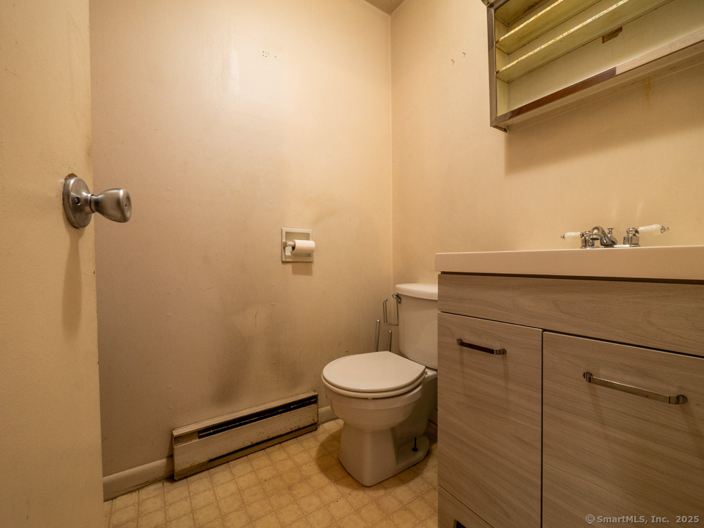 466 Middletown Avenue 17