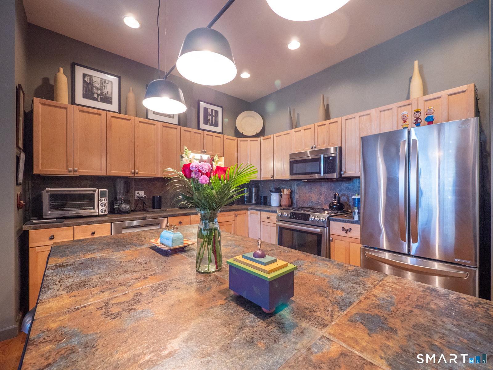 325 Lafayette Street 9105