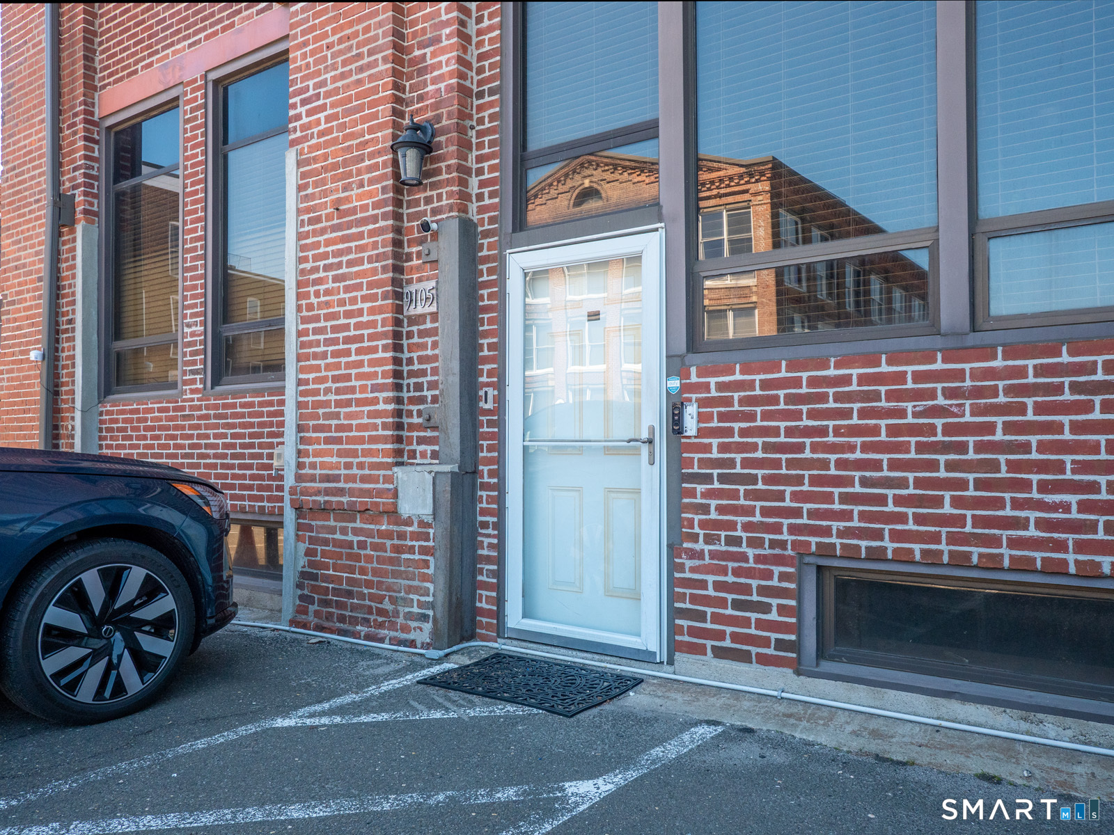 325 Lafayette Street 9105