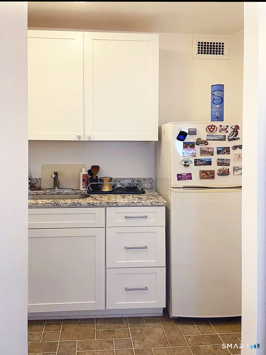 100 York Street 3F