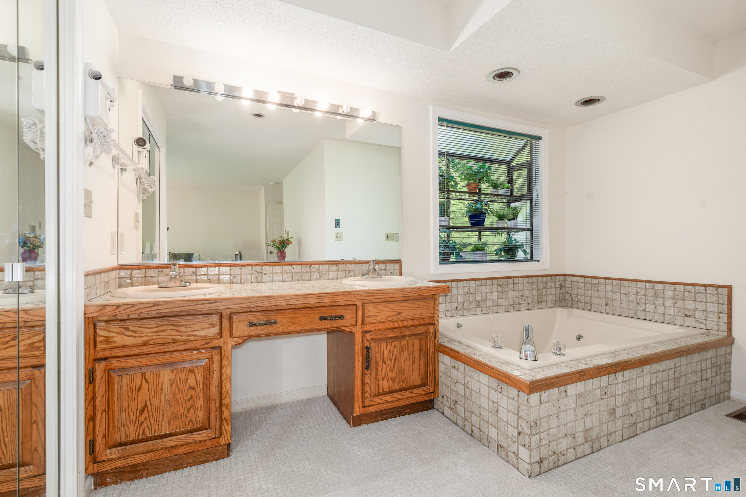 3 Racebrook Court