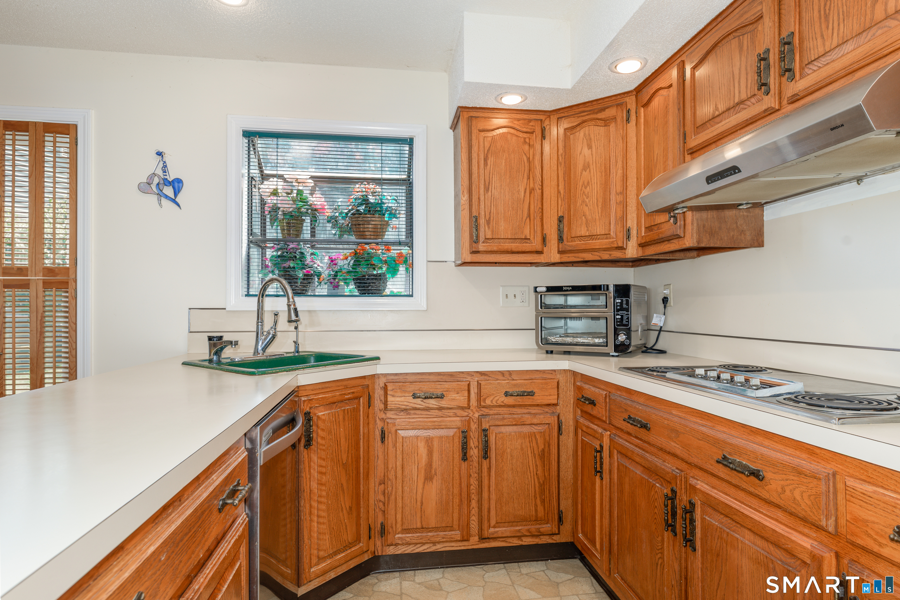 3 Racebrook Court
