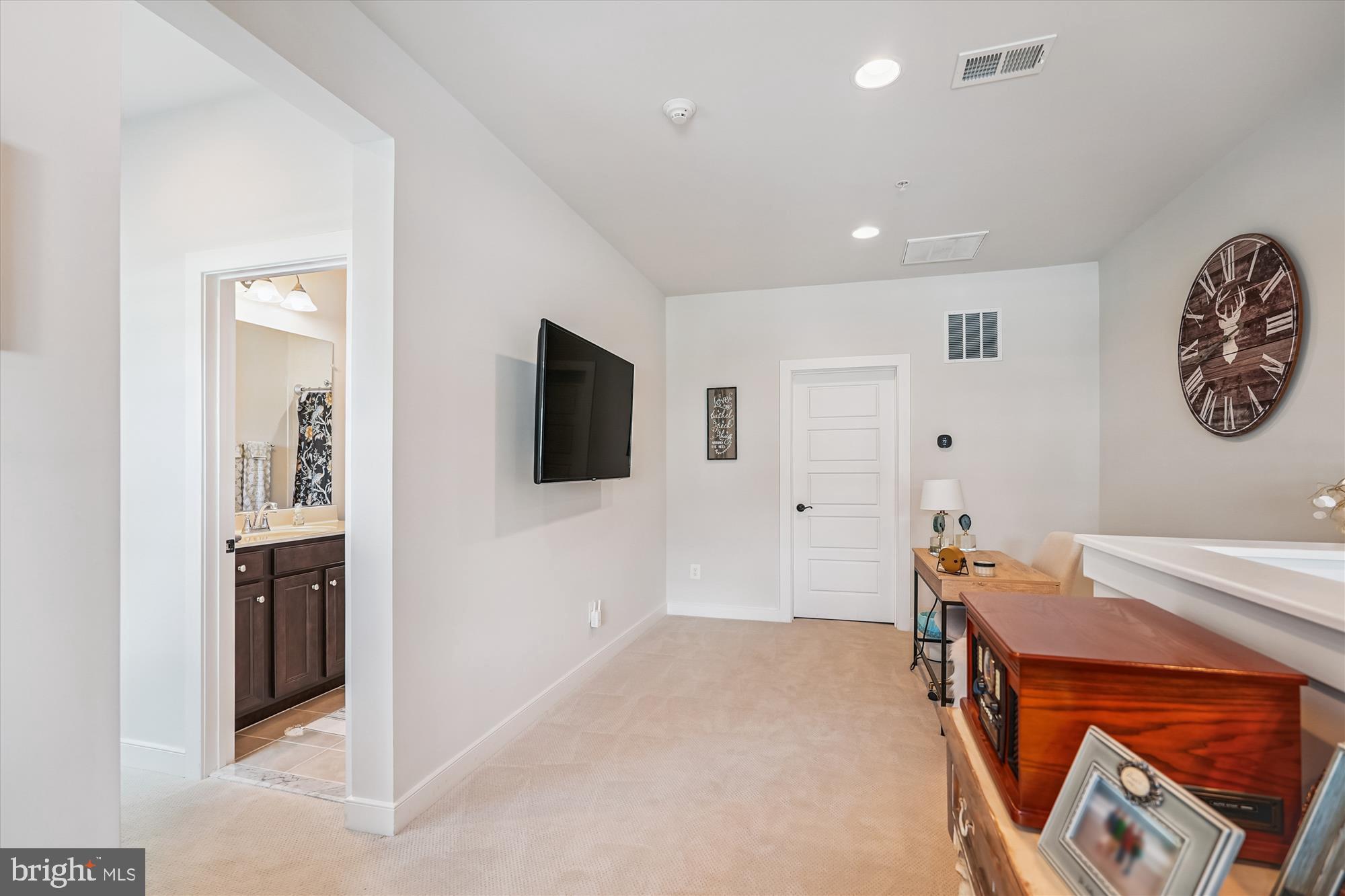 42751 Cushing Ter