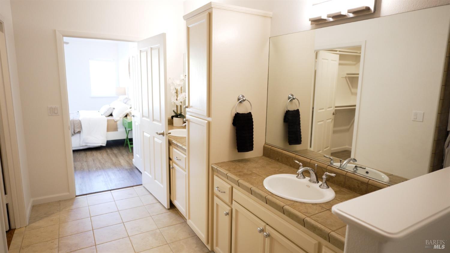 Geyserville Condominium