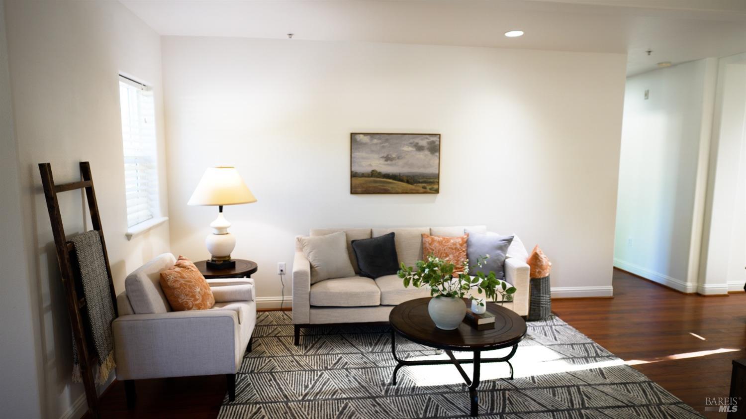 Geyserville Condominium