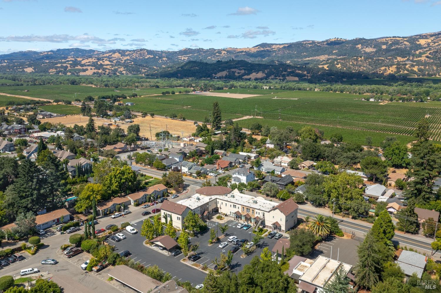 Downtown Geyserville Condominium 