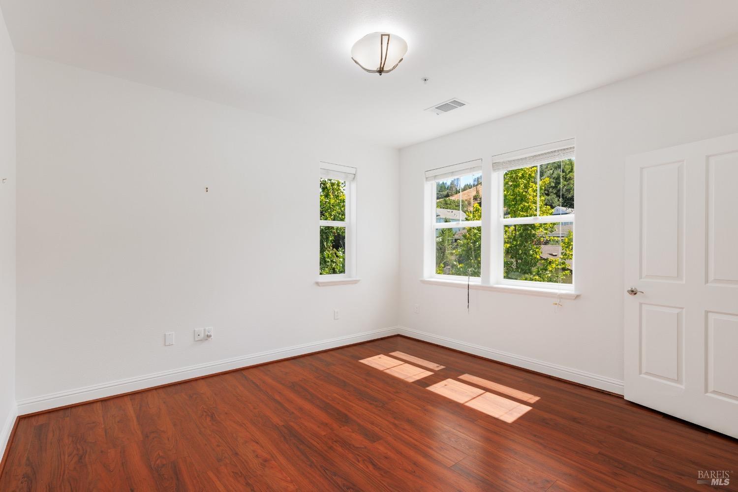 Downtown Geyserville Condominium 