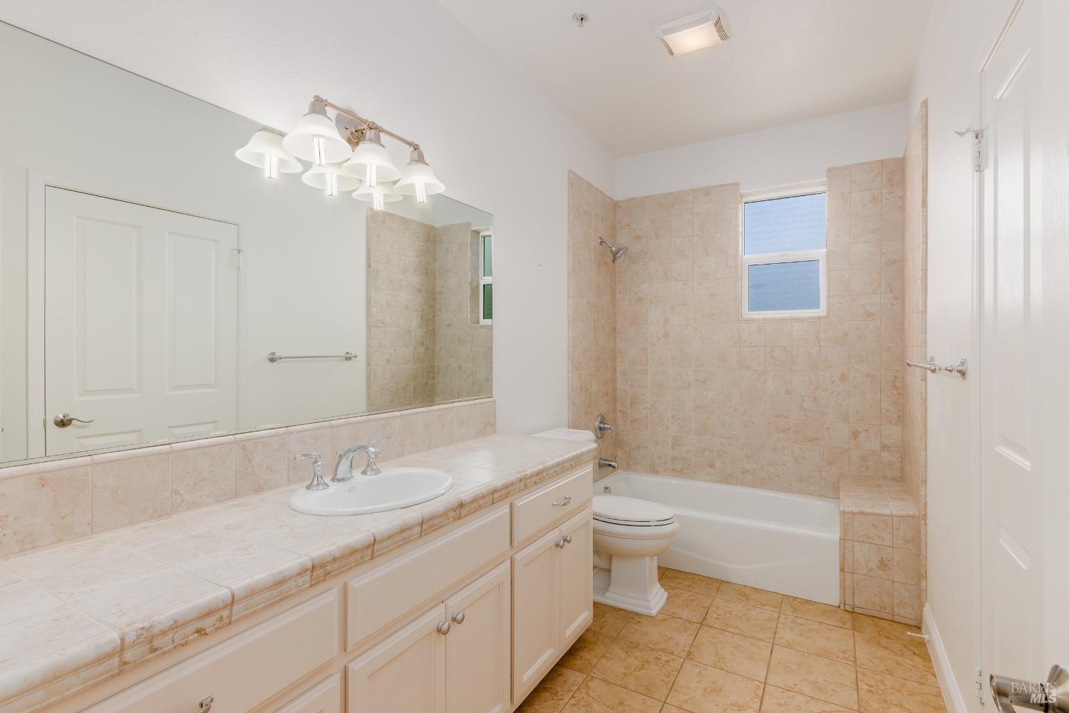 Downtown Geyserville Condominium 