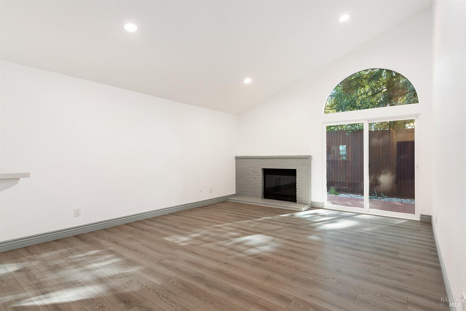 129 Presidential Cir