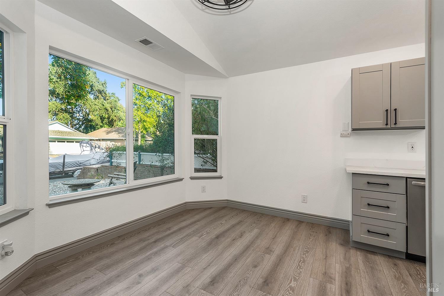 129 Presidential Cir