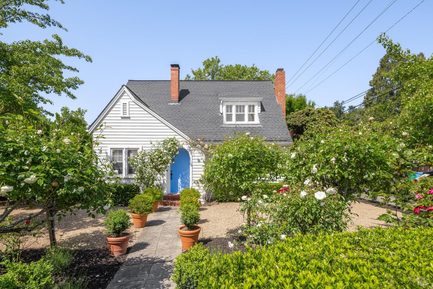 Quintessential Healdsburg Cottage