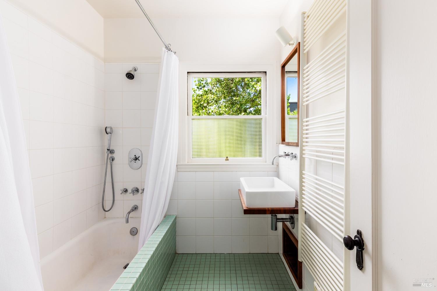 Quintessential Healdsburg Cottage