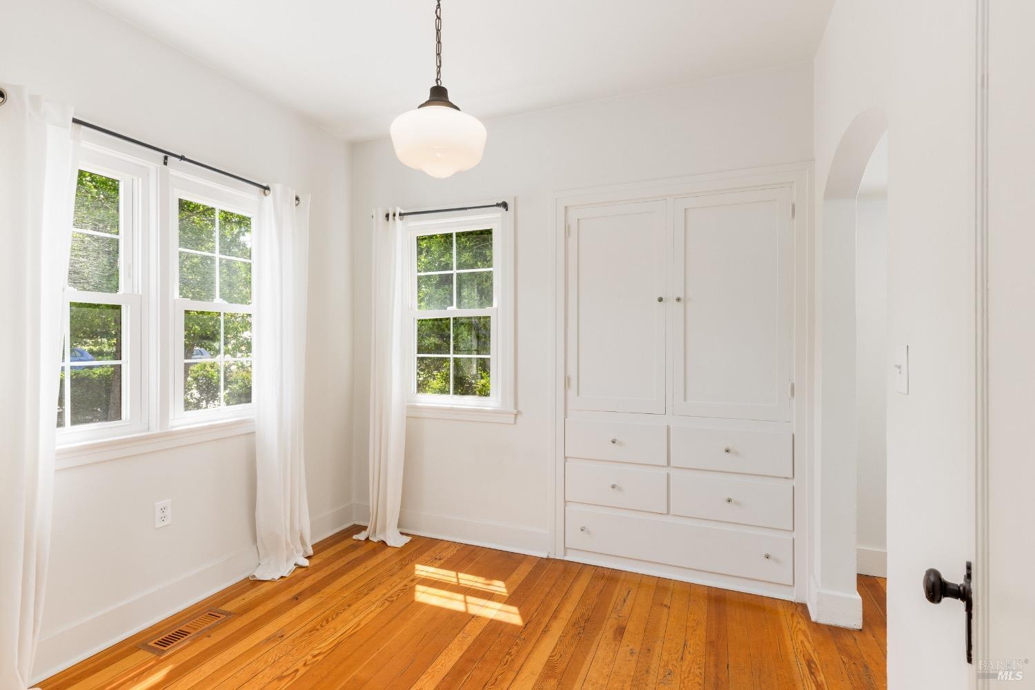 Quintessential Healdsburg Cottage