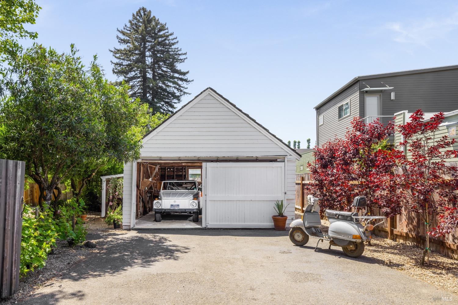 Quintessential Healdsburg Cottage