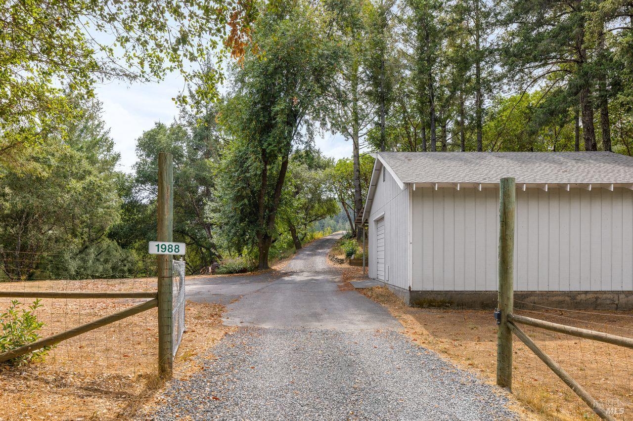 1988 Jameson Rd