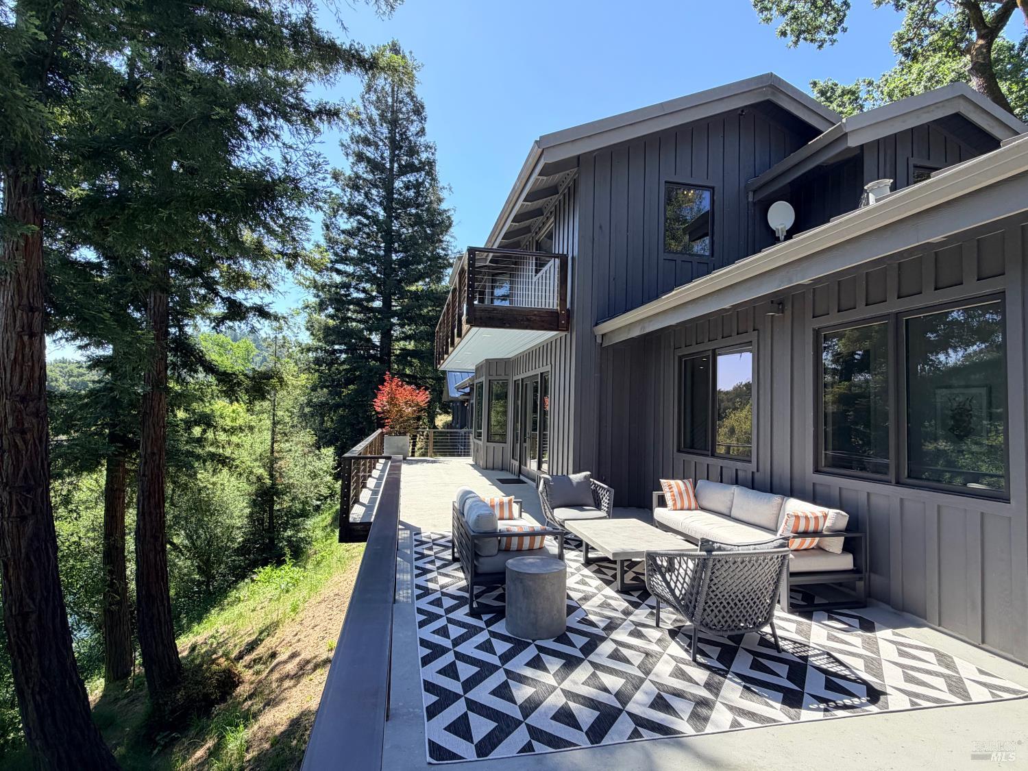 Healdsburg Riverfront Estate