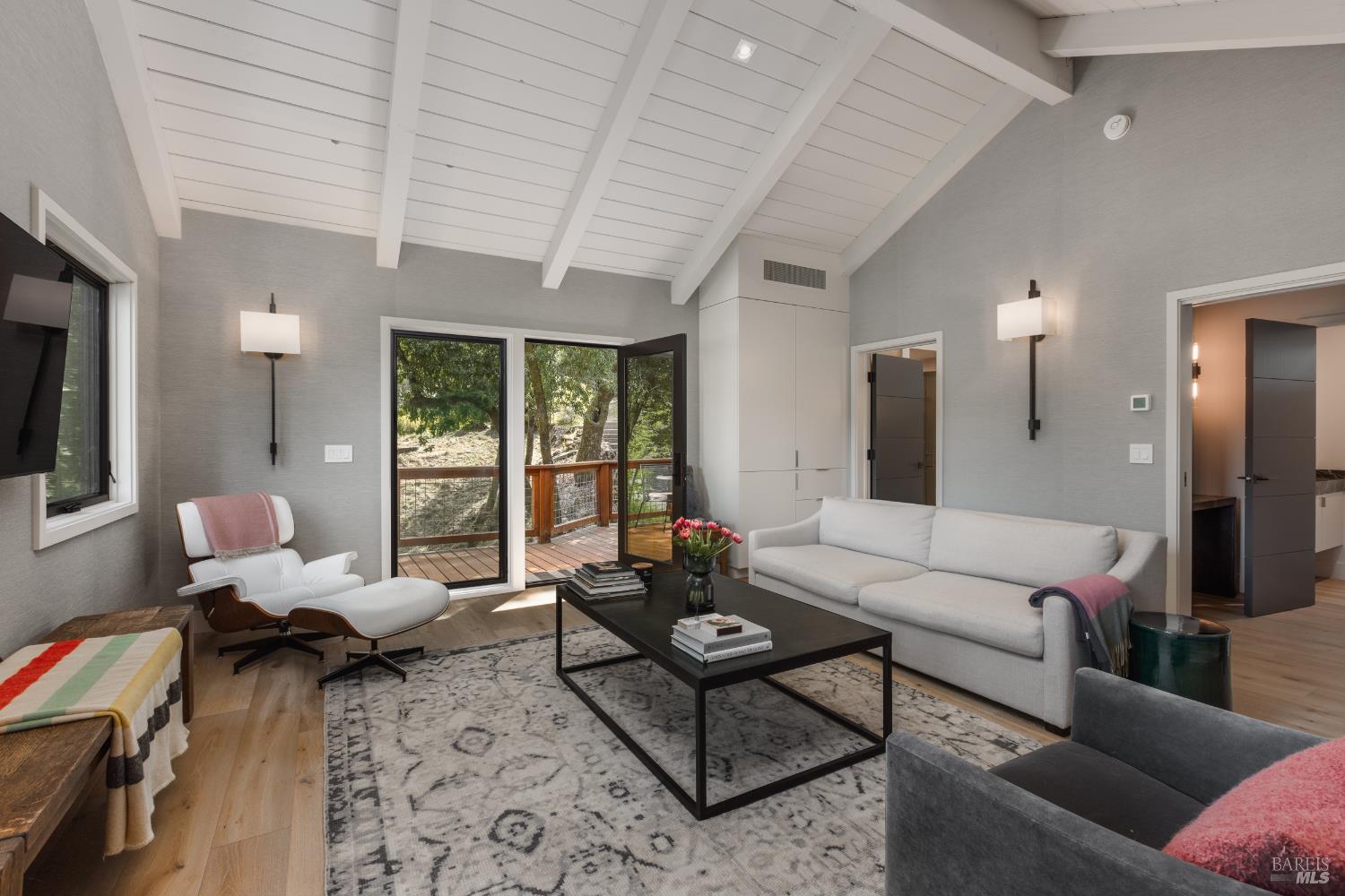Healdsburg Riverfront Estate