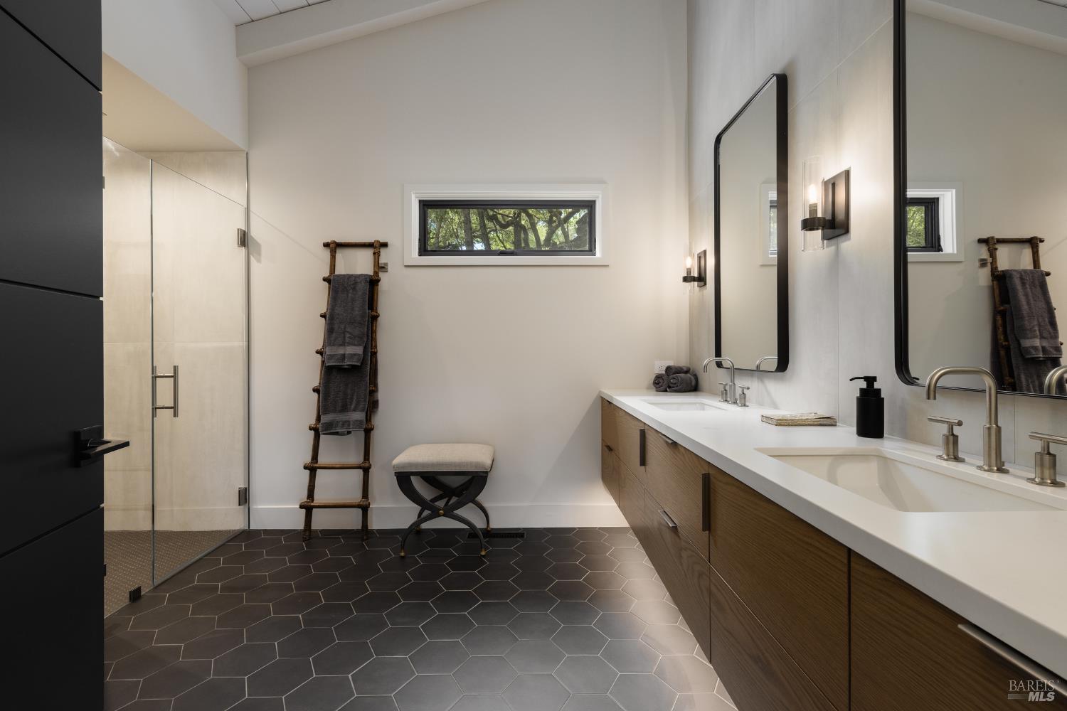 Healdsburg Riverfront Estate