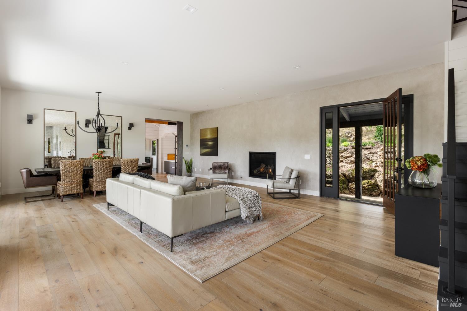 Healdsburg Riverfront Estate