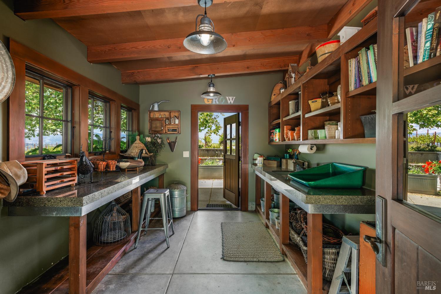 Dry Creek Valley Architectural Estate 