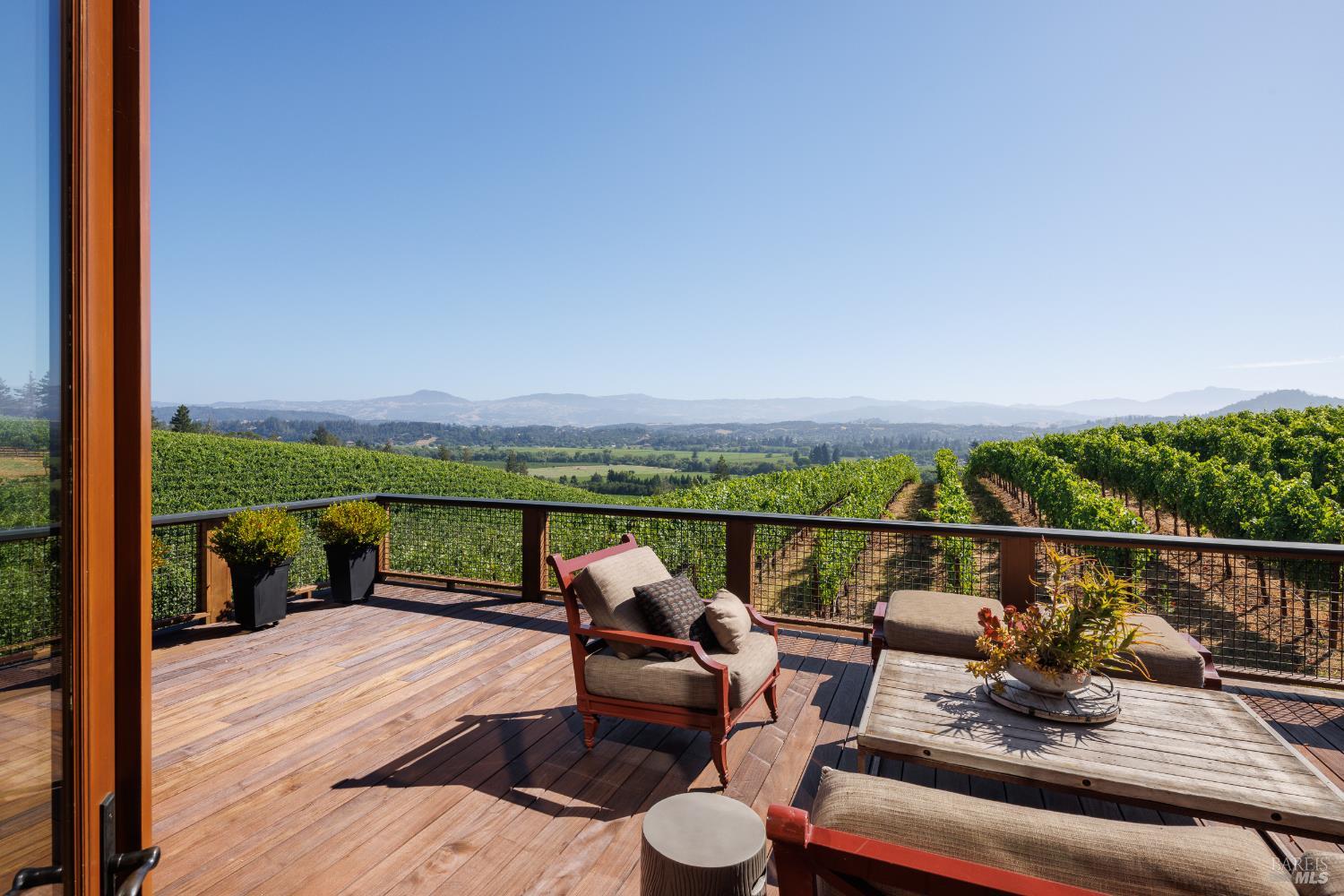 Dry Creek Valley Architectural Estate 