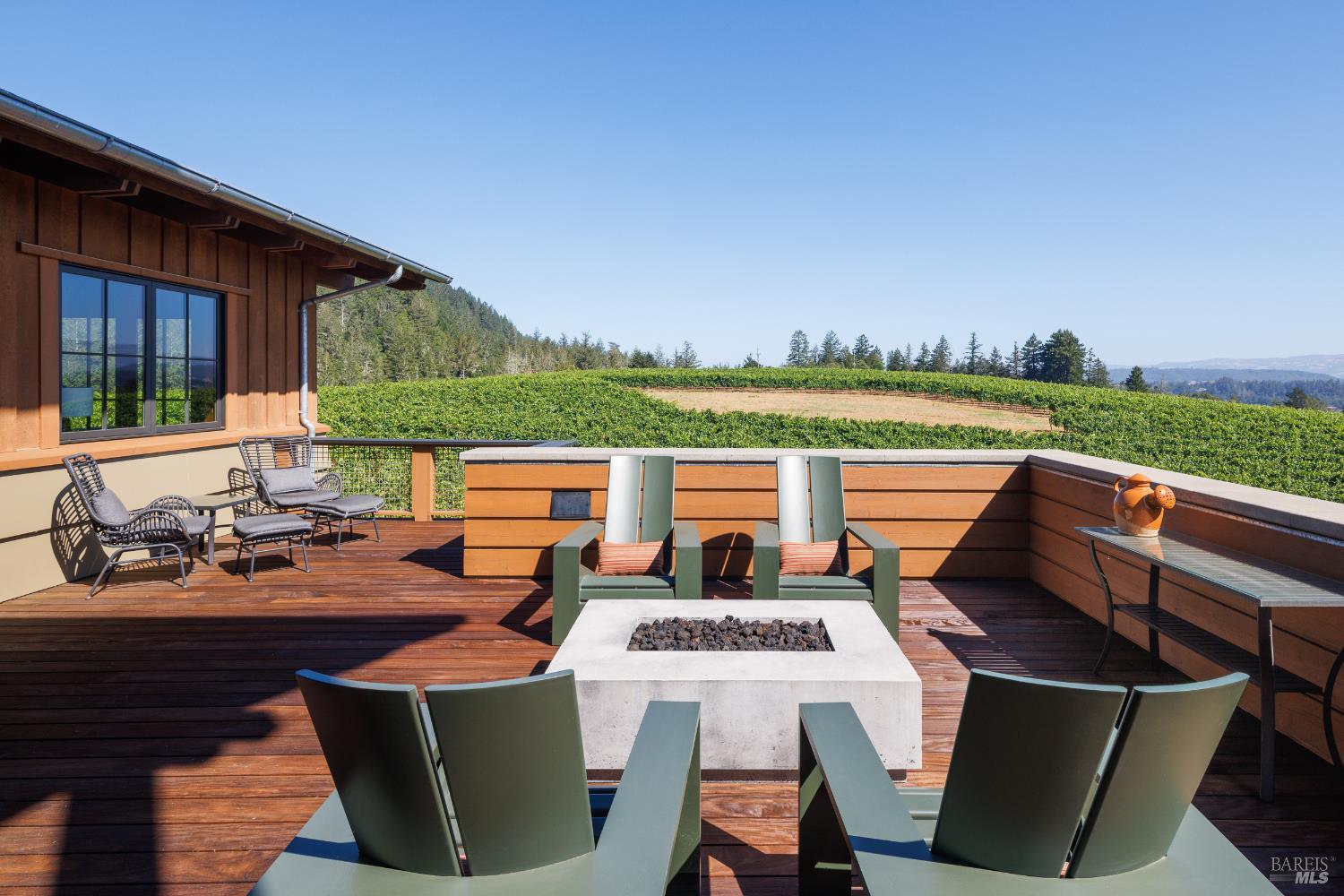 Dry Creek Valley Architectural Estate 