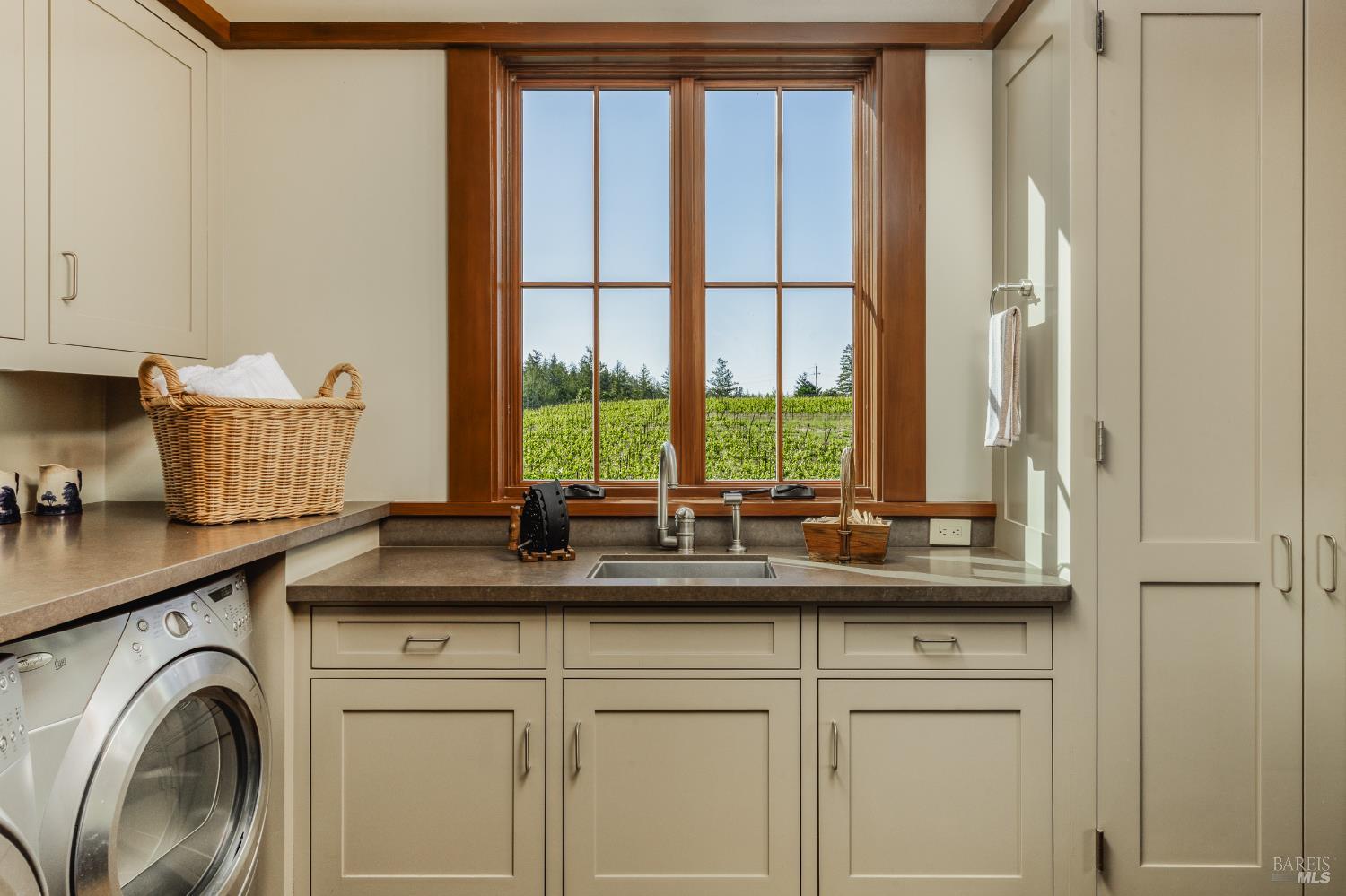 Dry Creek Valley Architectural Estate 