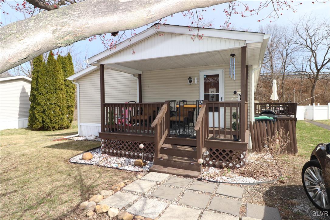 3717 Wolfs Hollow Road