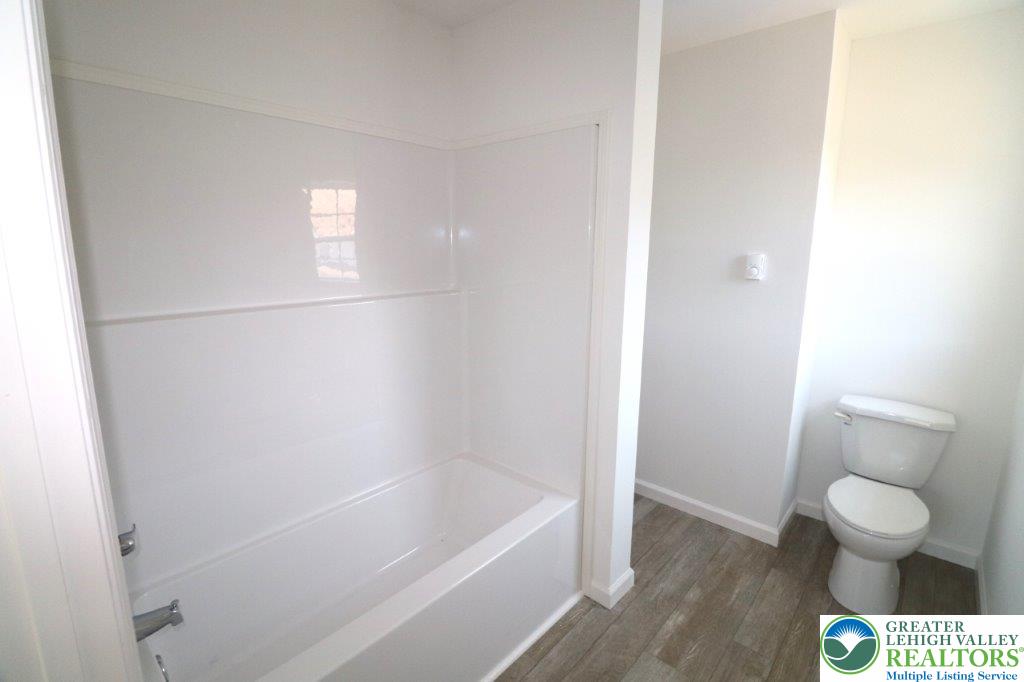 1025 West PRINCETON Avenue