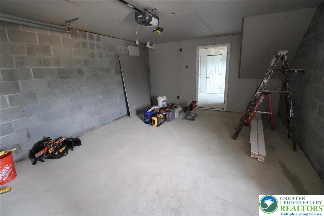 1025 West PRINCETON Avenue